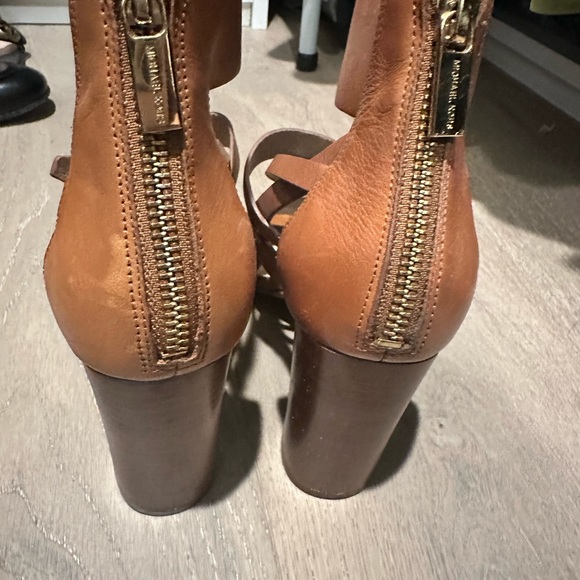 Michael Kors chunky heel - Picture 7 of 7